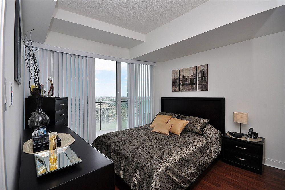 Downtown Mississauga Executive Suites Sq1 Exterior foto