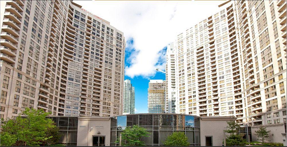 Downtown Mississauga Executive Suites Sq1 Exterior foto