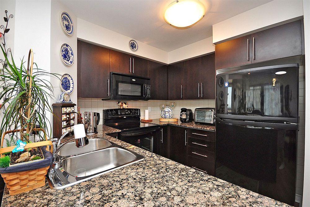 Downtown Mississauga Executive Suites Sq1 Exterior foto