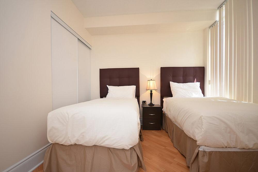 Downtown Mississauga Executive Suites Sq1 Exterior foto