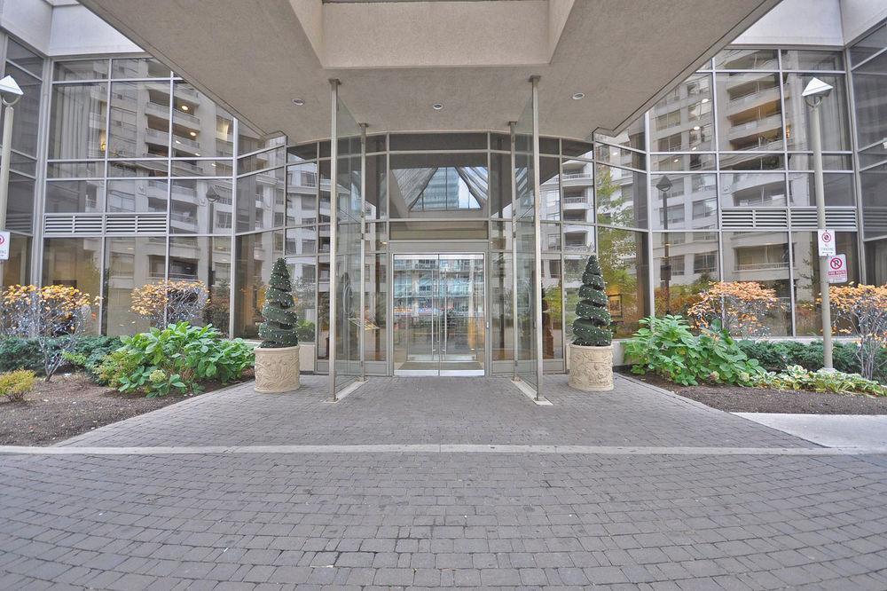 Downtown Mississauga Executive Suites Sq1 Exterior foto